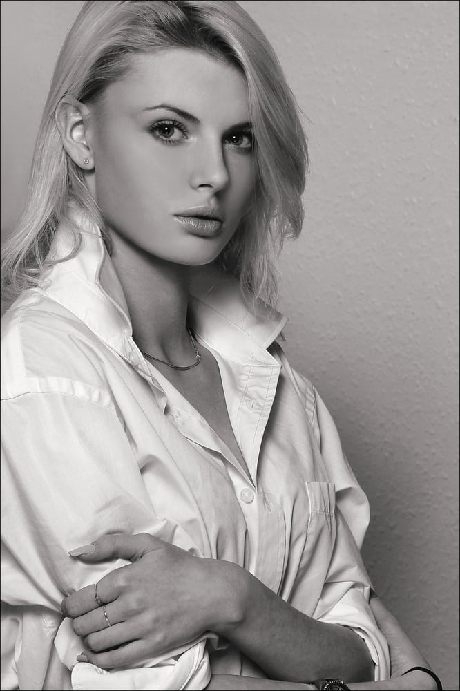 Chicas en varias camisas
 #90919756