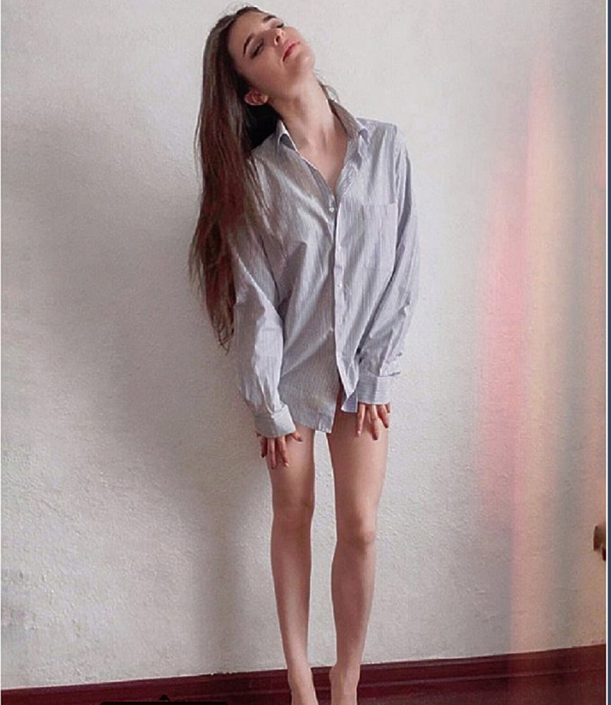 Chicas en varias camisas
 #90919758