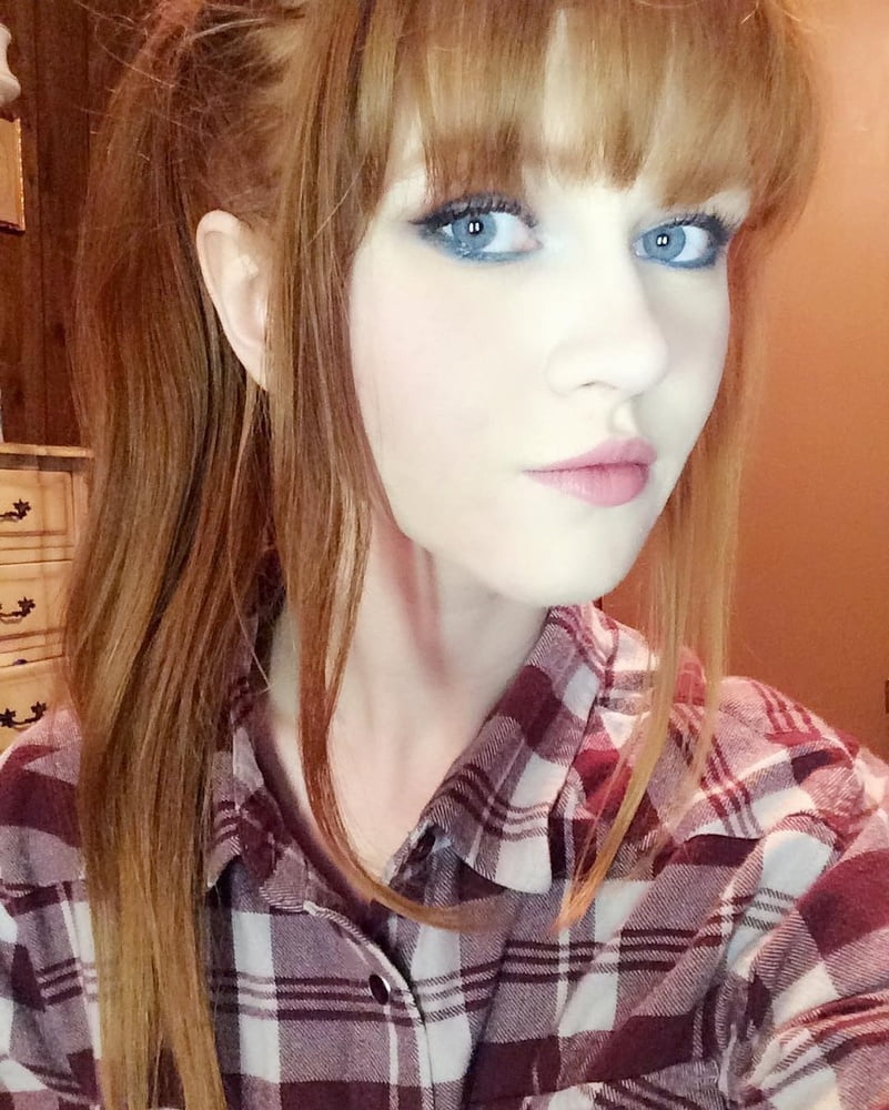 Chicas en varias camisas
 #90919768