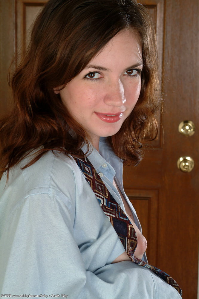 Chicas en varias camisas
 #90920001