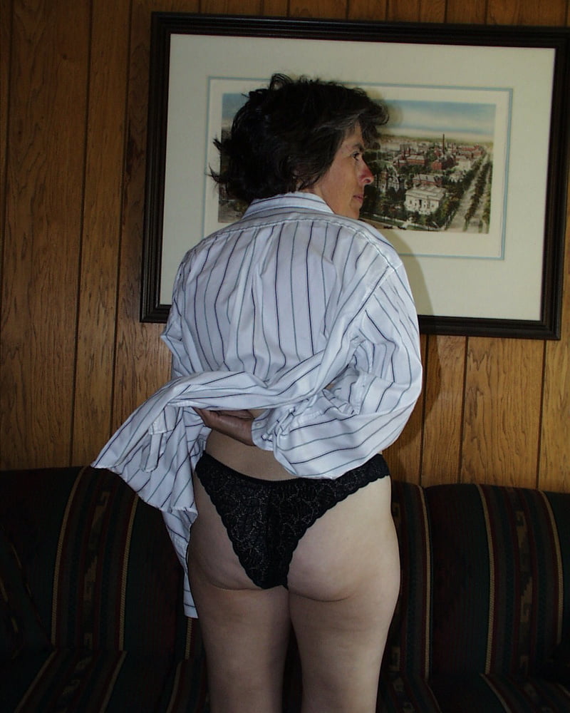 Chicas en varias camisas
 #90920040