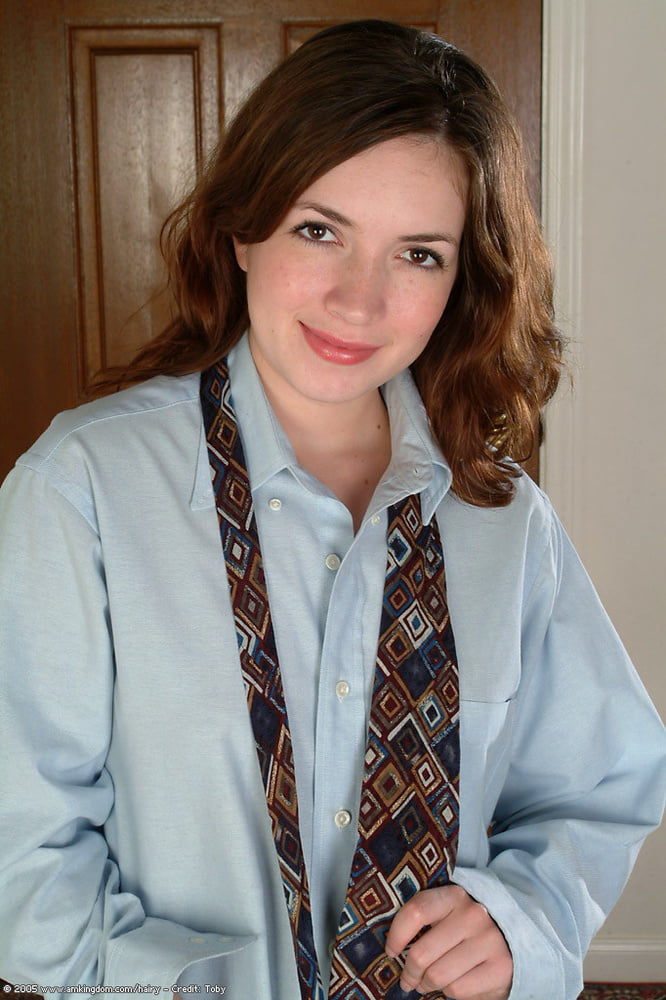 Chicas en varias camisas
 #90920058