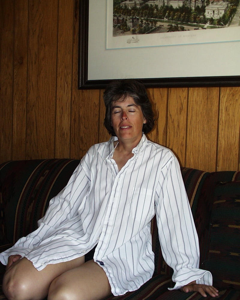 Chicas en varias camisas
 #90920063