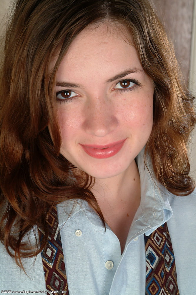 Chicas en varias camisas
 #90920069