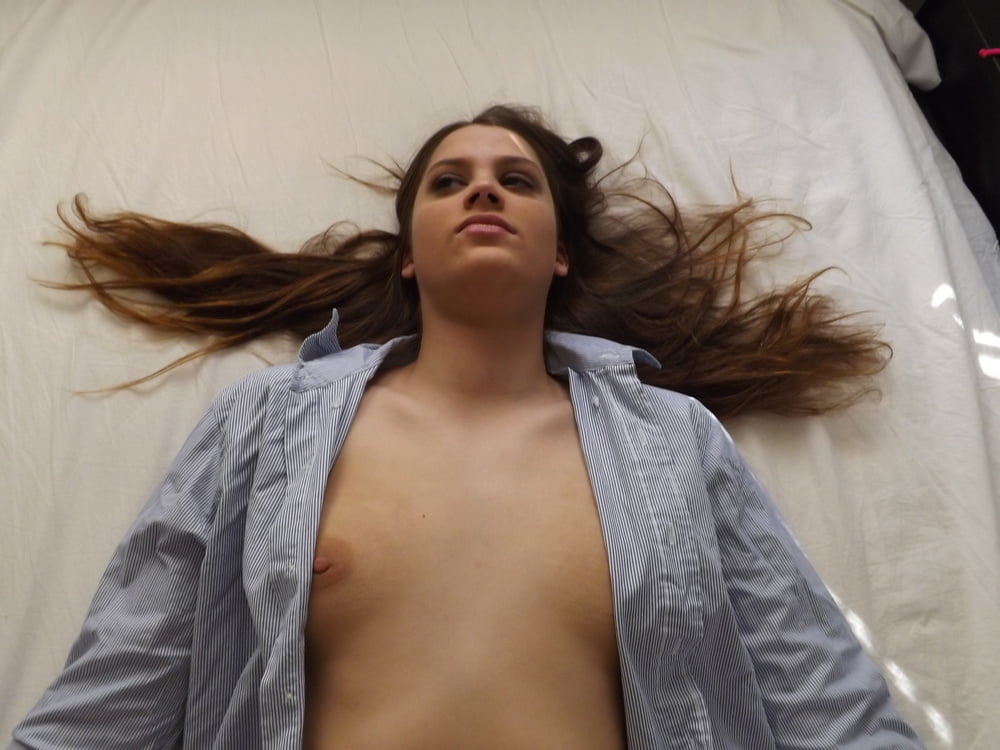 Chicas en varias camisas
 #90920073