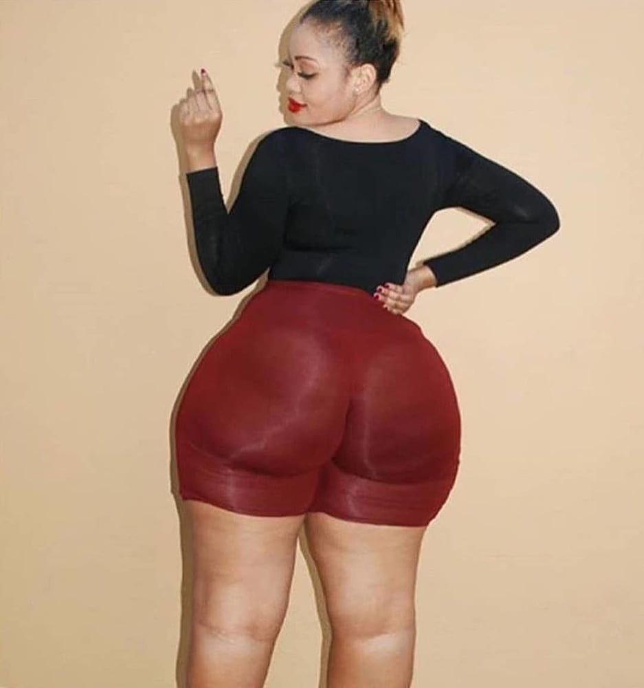 Caderas anchas de las mujeres 330
 #104077795