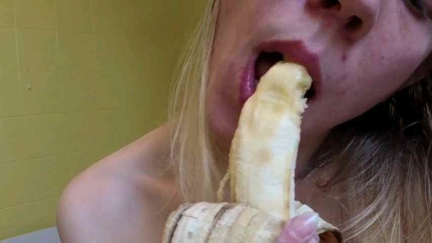 Mia moglie e la banana che grande troia
 #94282435