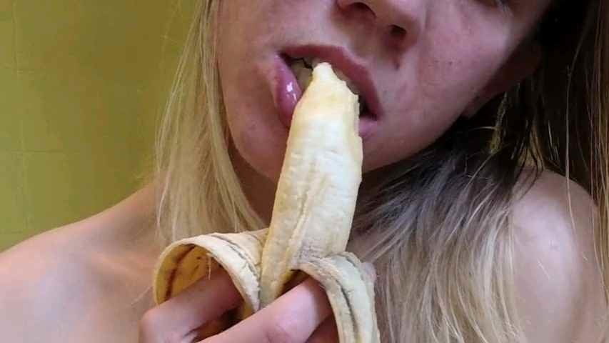 Mia moglie e la banana che grande troia #94282457