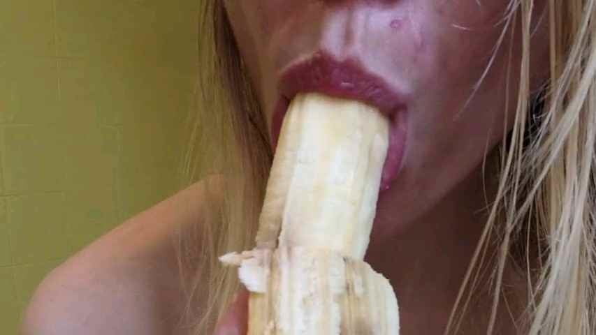 Mia moglie e la banana che grande troia #94282472