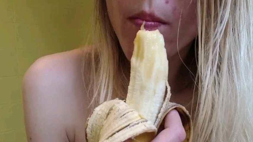 Mia moglie e la banana che grande troia #94282587