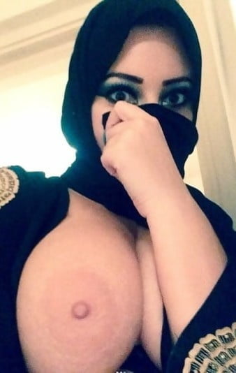 Muslima's unverschleierte Hügel
 #98653703