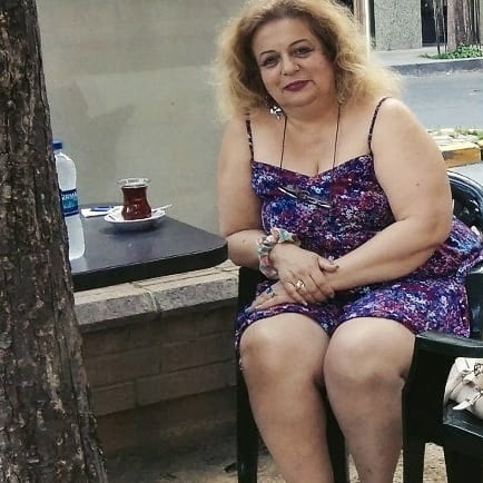 Turkish bbw milf legs skirt fat mom holiday wife blonde hot picture