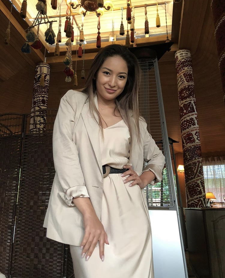 Kz esposa
 #93233155