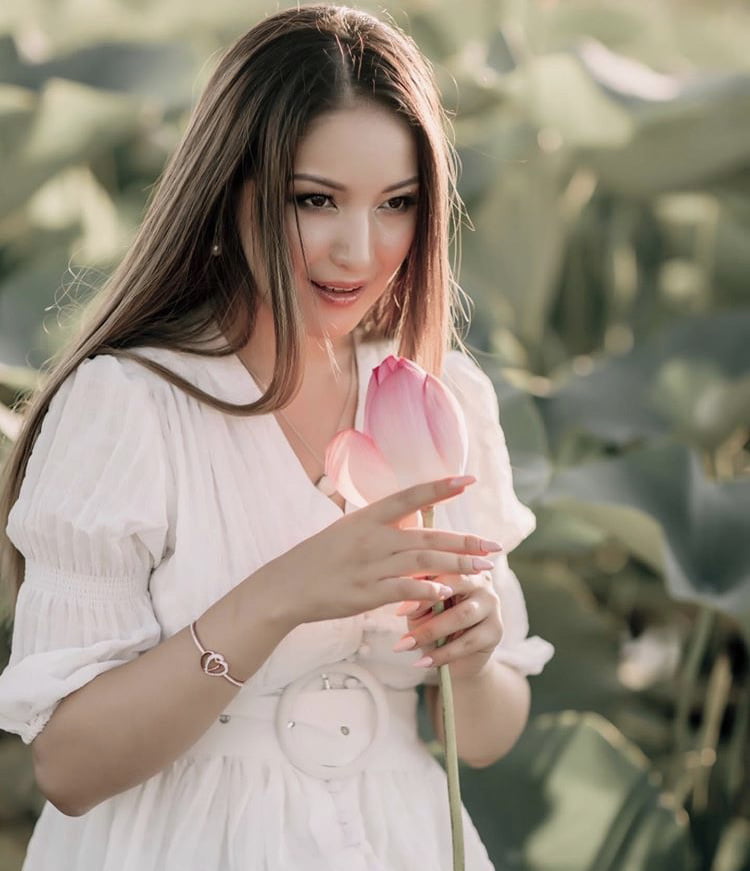 Kz esposa
 #93233156