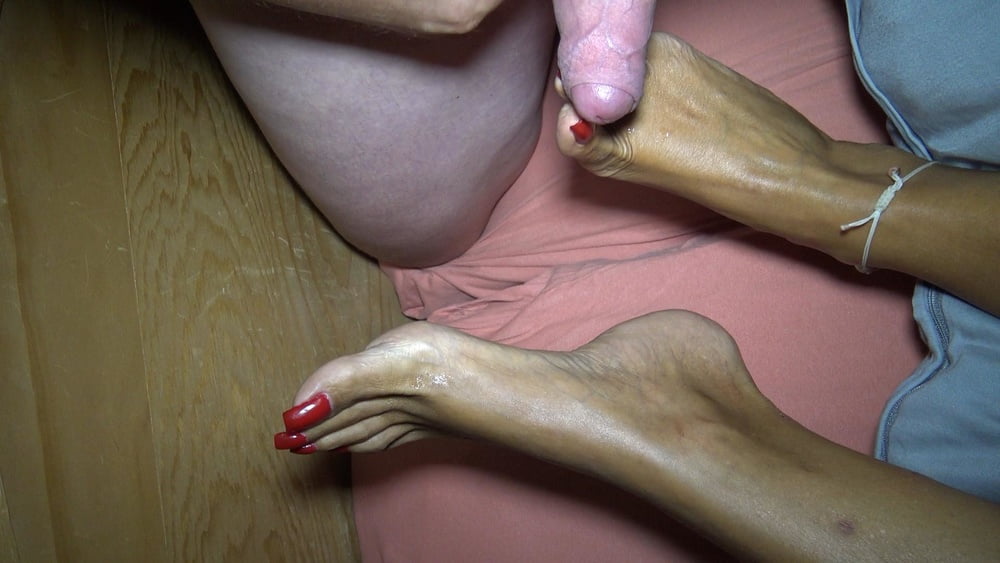 足の爪が長い人の足コキ
 #81401911