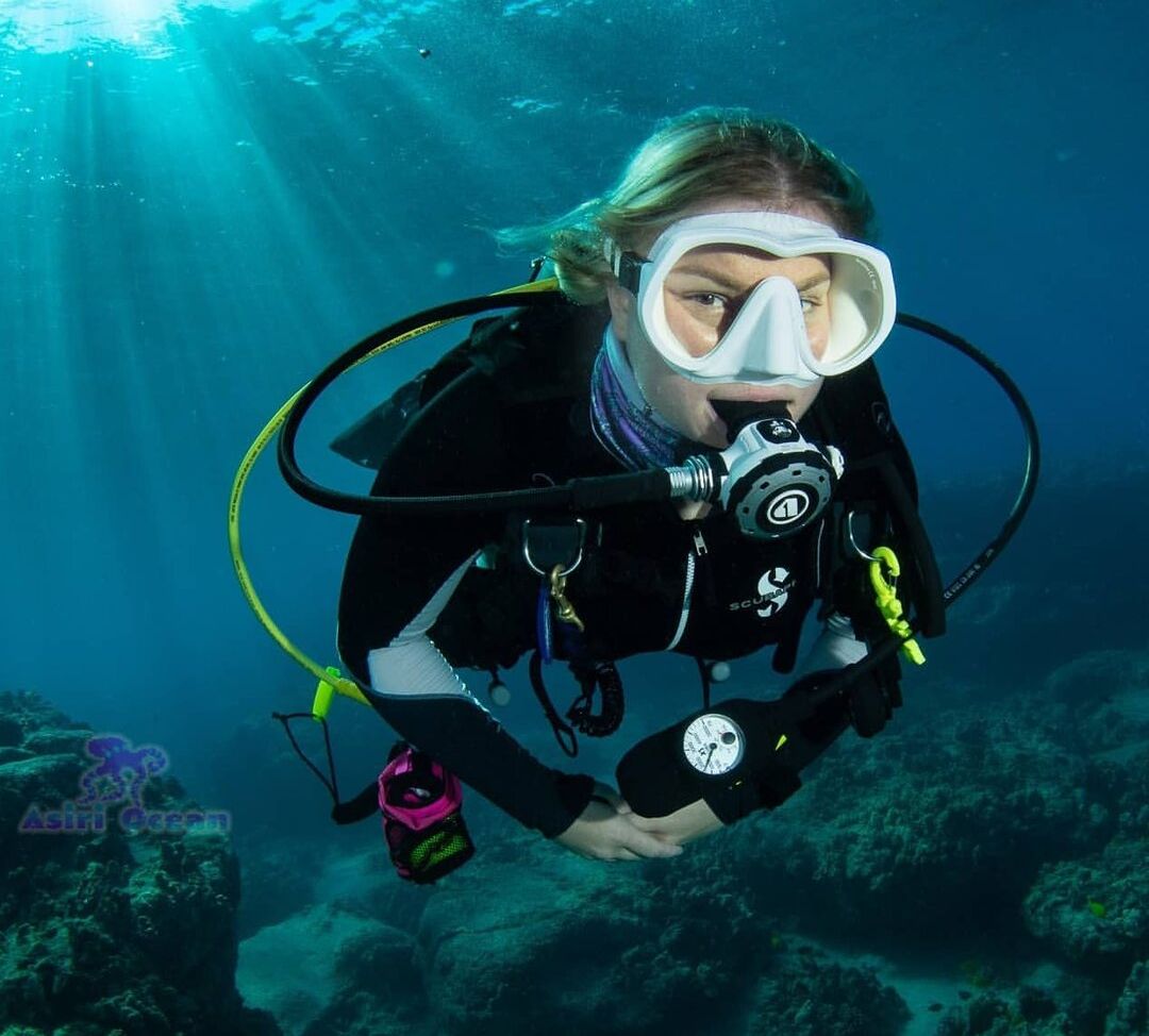 Asiri Ocean desnuda #109225913