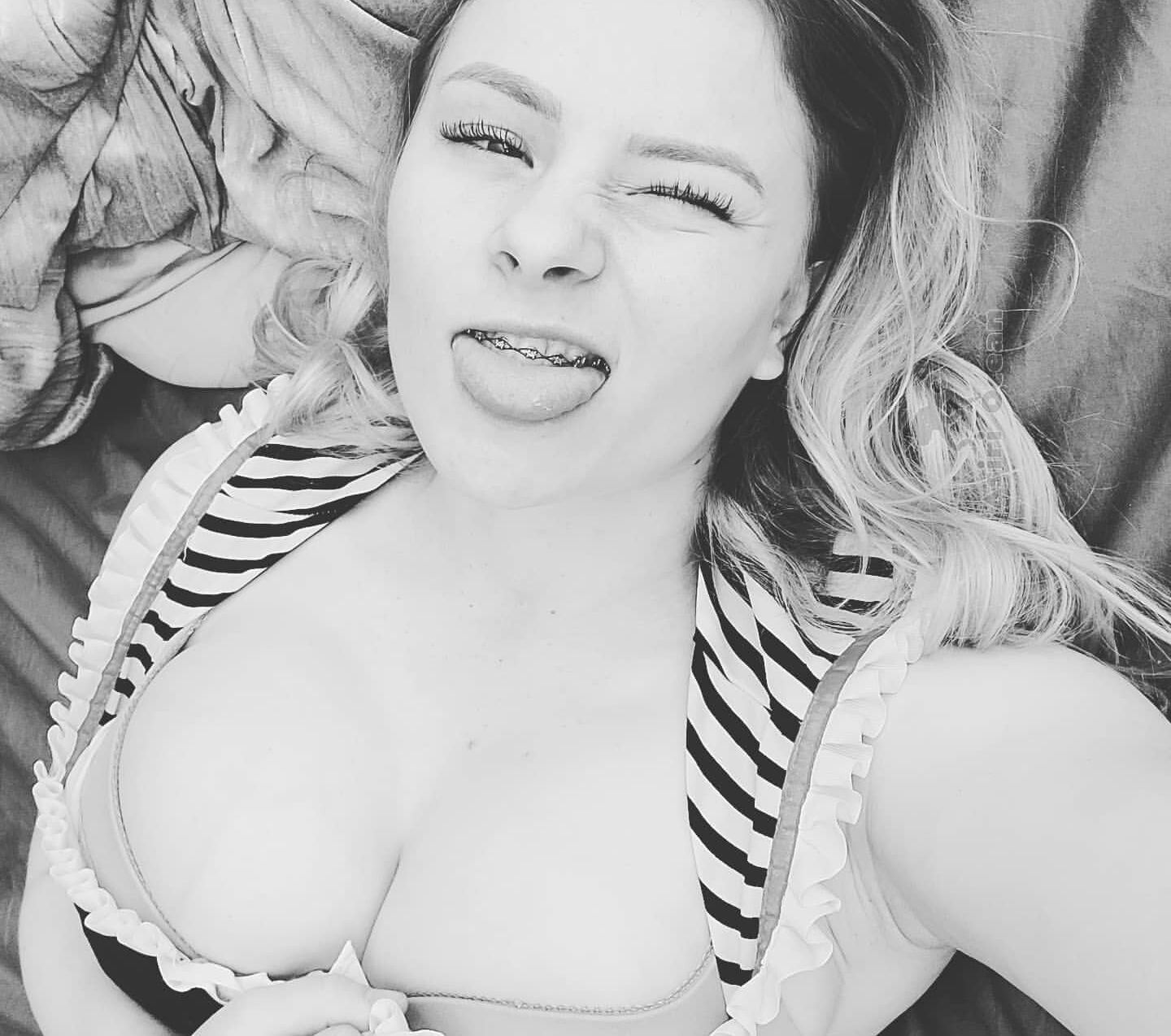 Asiri Ocean desnuda #109225943