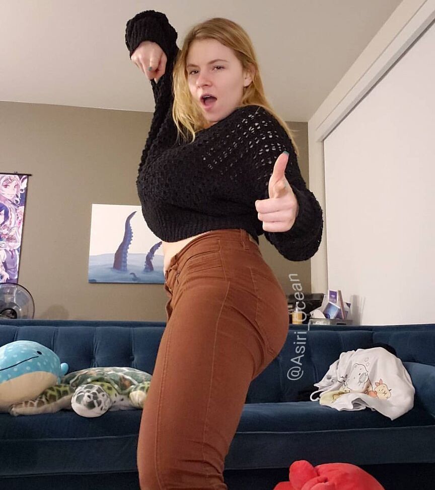 Asiri Ocean desnuda #109225970