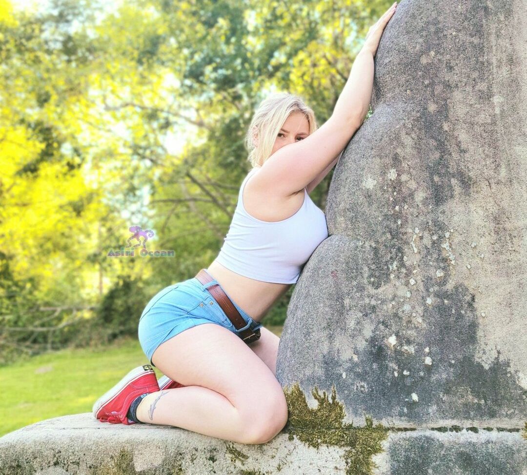 Asiri Ocean desnuda #109226058