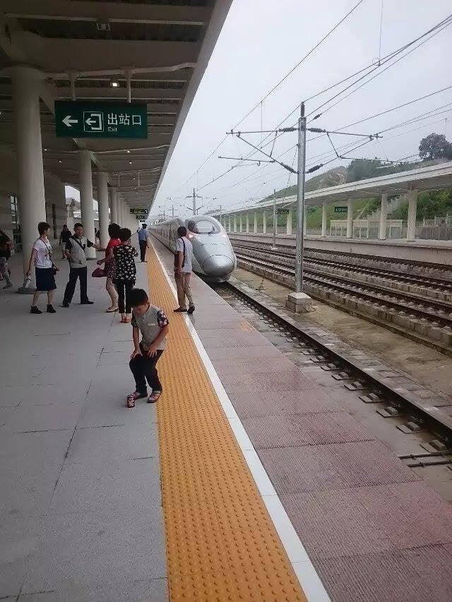 One-day tour of the non-speed rail #100669599