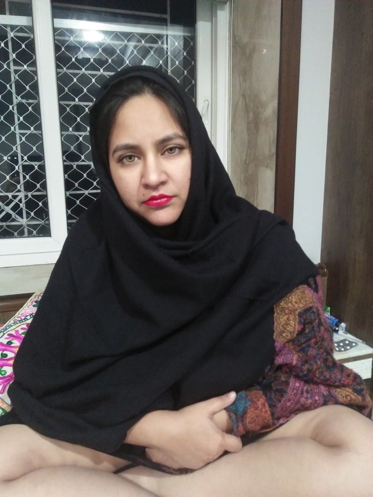 Indo Paki Muslim Hijab Whore shows her BIG BOOBS &amp; BIG ASS #81698945