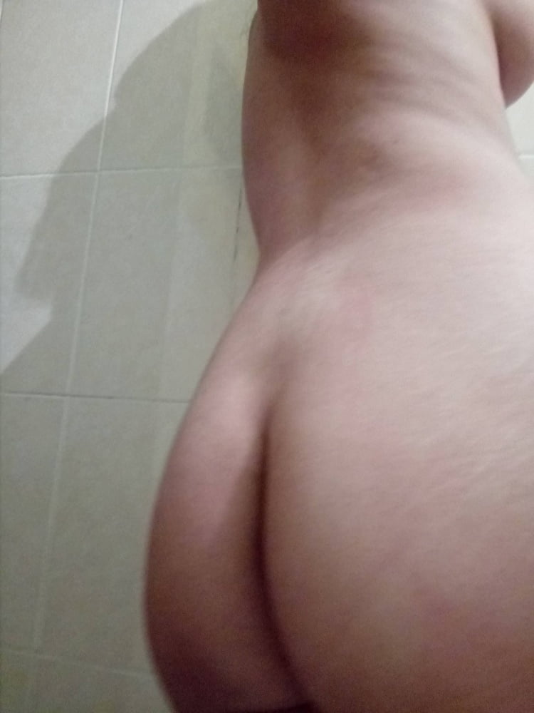 Putita tetona #97160337