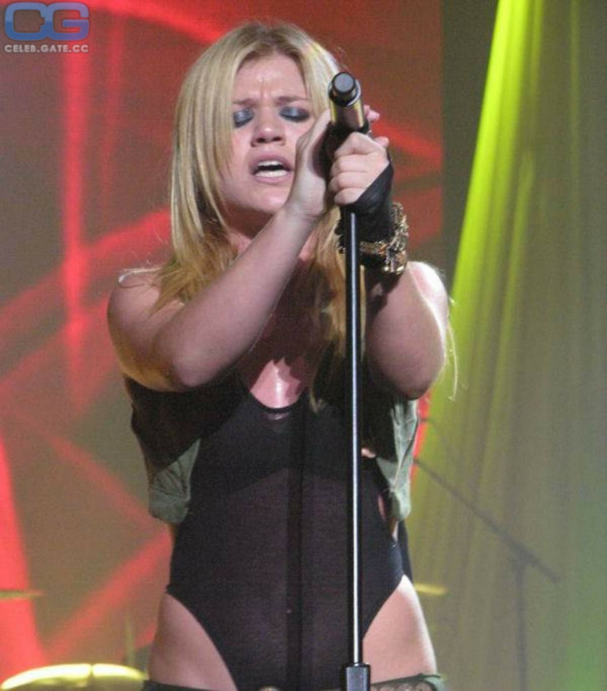 Kelly Clarkson #95493185