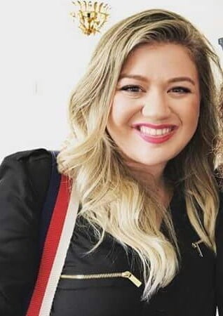 Kelly Clarkson #95493248