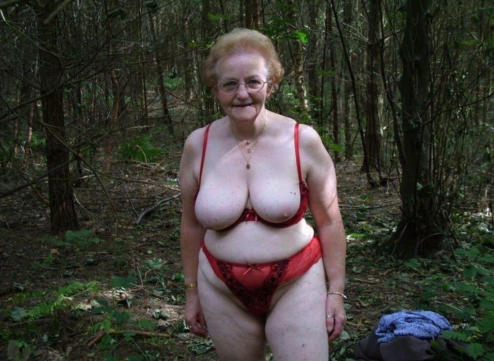 Maduras y abuelitas 430
 #98079762