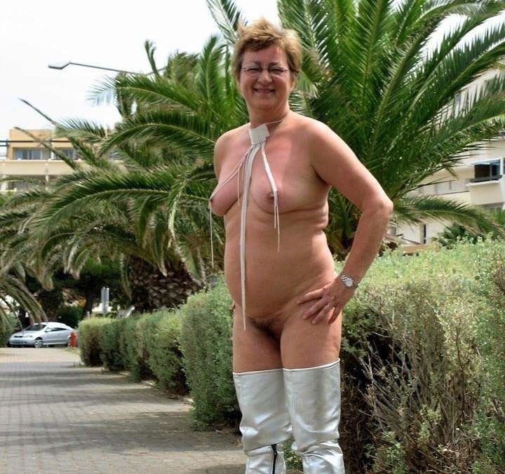 Maduras y abuelitas 430
 #98079770