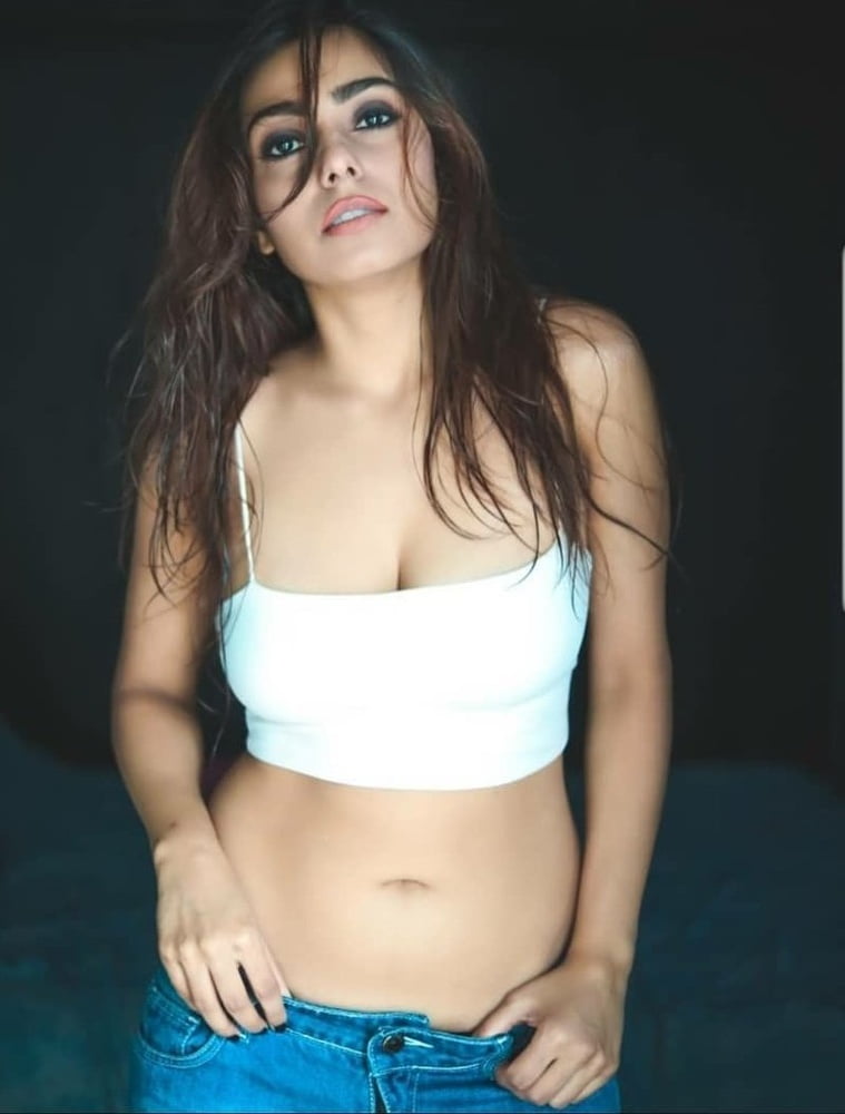 DESI HOT INDIAN MATURE GIRLS #80883353