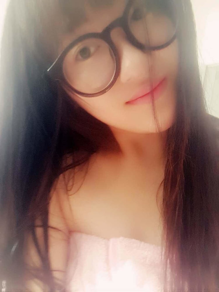 Asia ragazza con occhiali 12
 #105217531