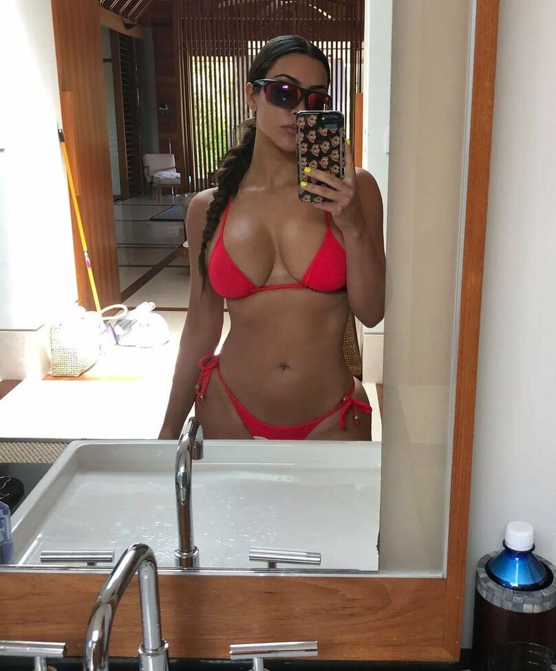 Kim Kardashian nude #107546570