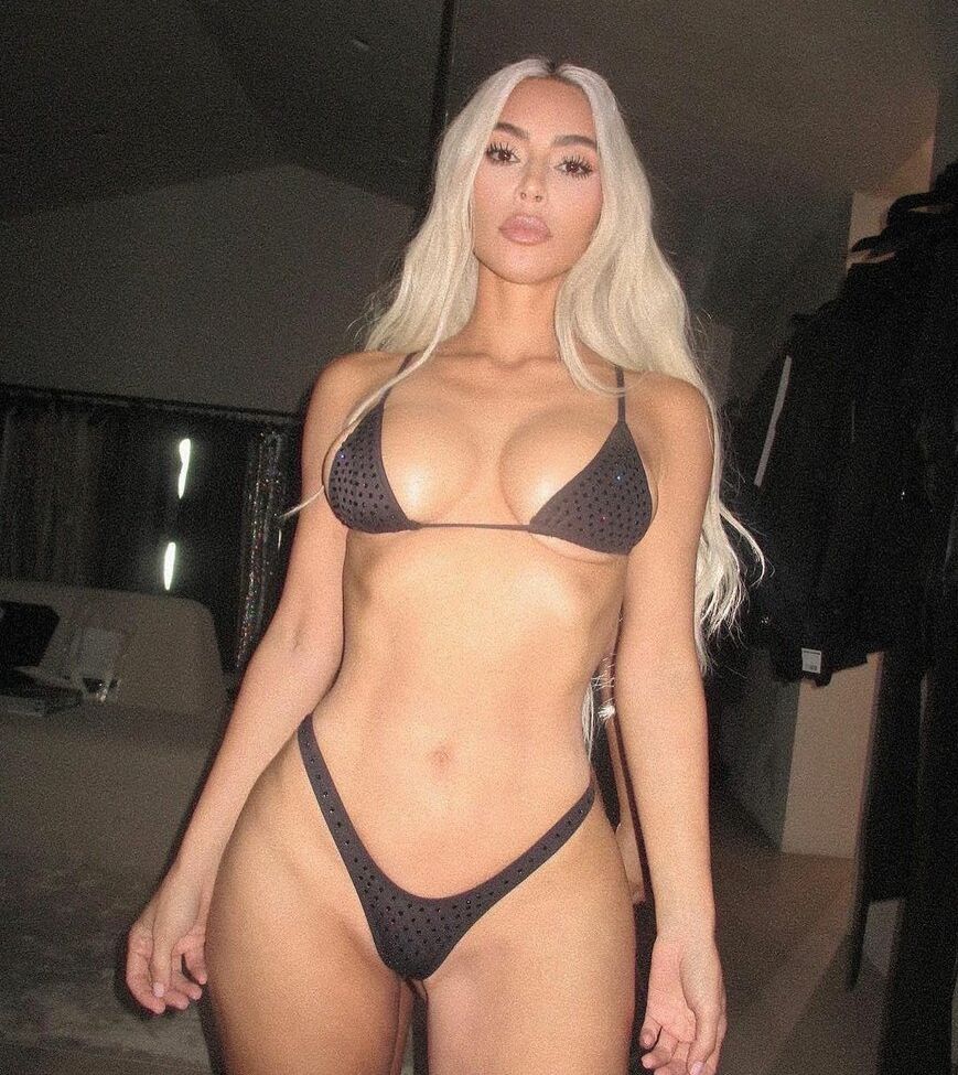 Kim Kardashian nude #107546624