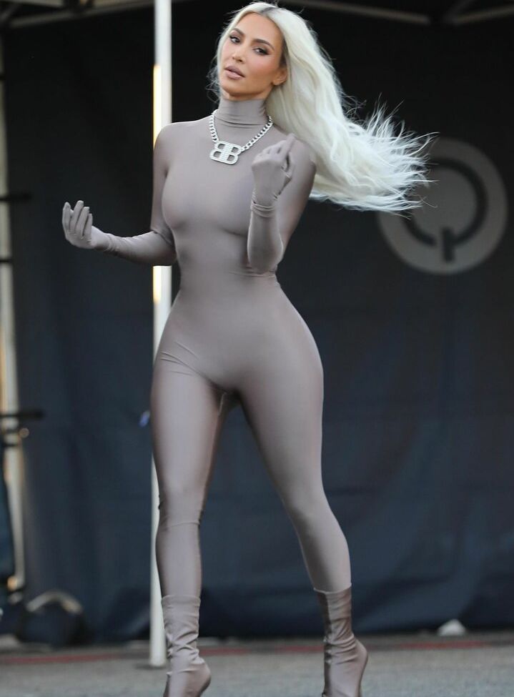 Kim Kardashian nude #107546924