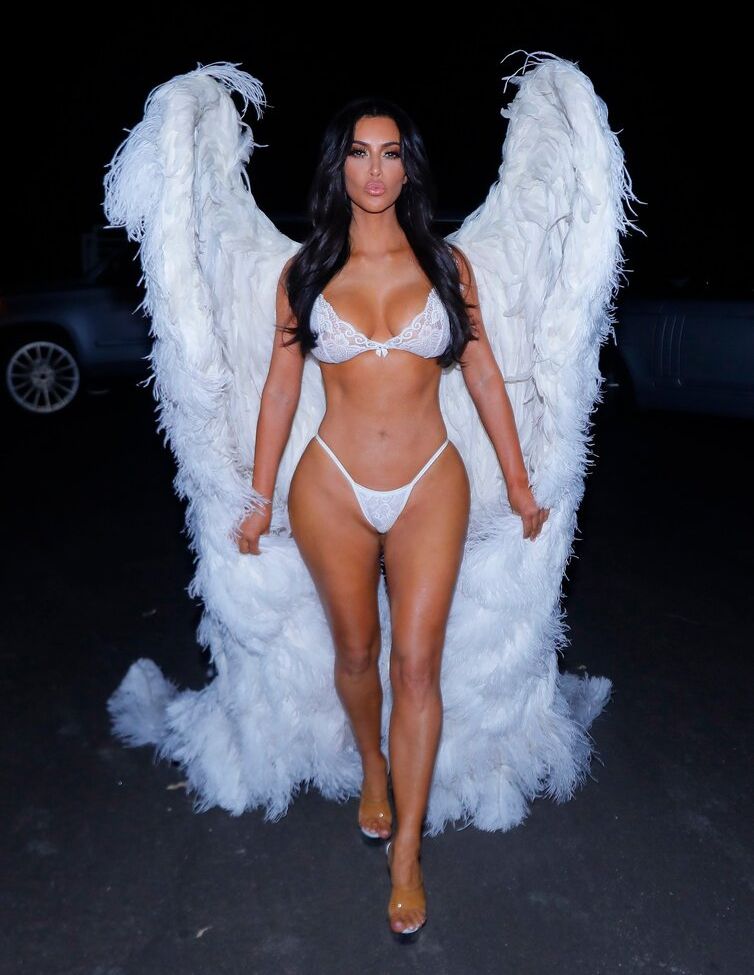 Kim Kardashian nude #107547094