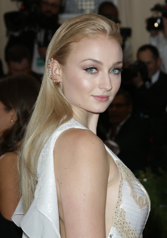 Sophie Turner #94851660