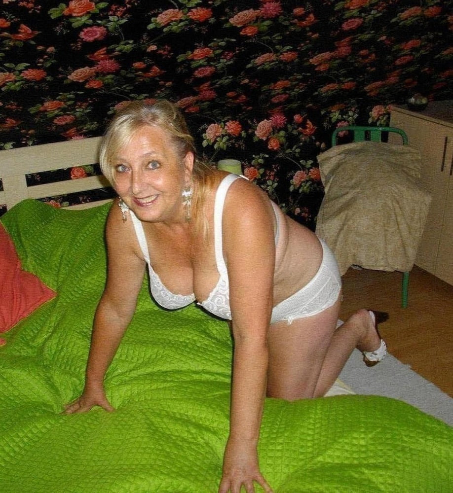 Polish milf bogusia
 #98126754