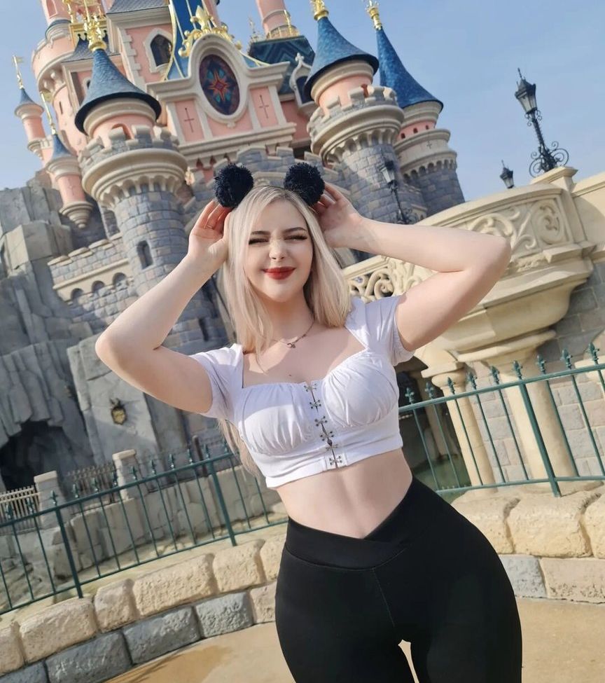 Saya The Fox desnuda #108107077