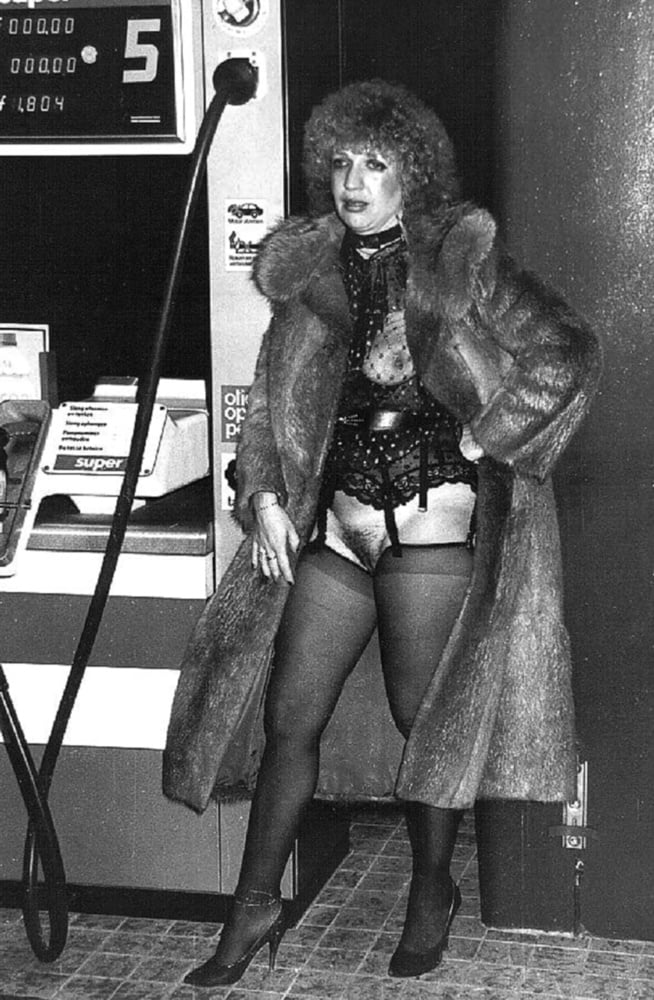 1970年代のセクシーなカーリーヘア
 #97961540