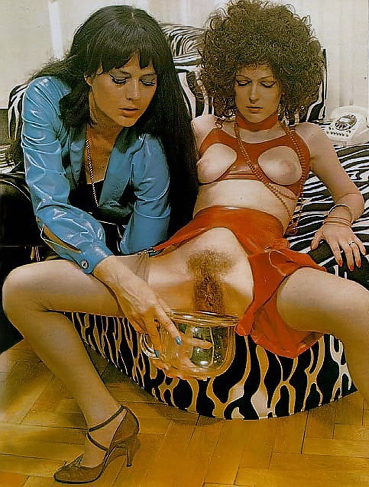 1970年代のセクシーなカーリーヘア
 #97961556