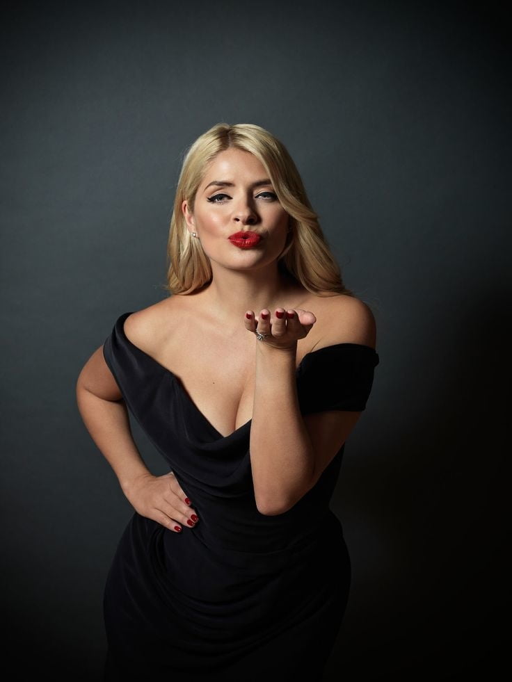 Holly willoughby
 #100247013