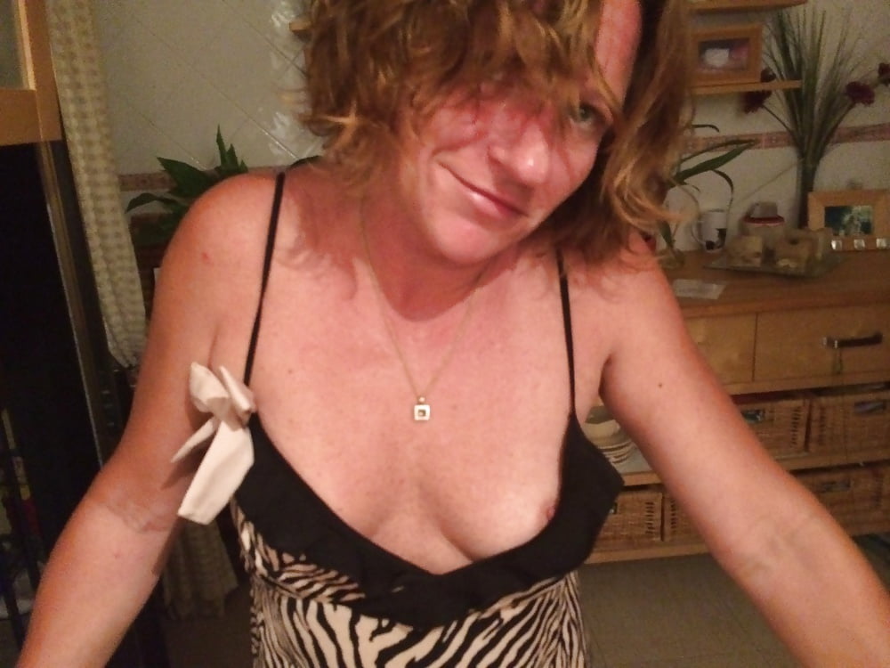 UK wife M #90842158