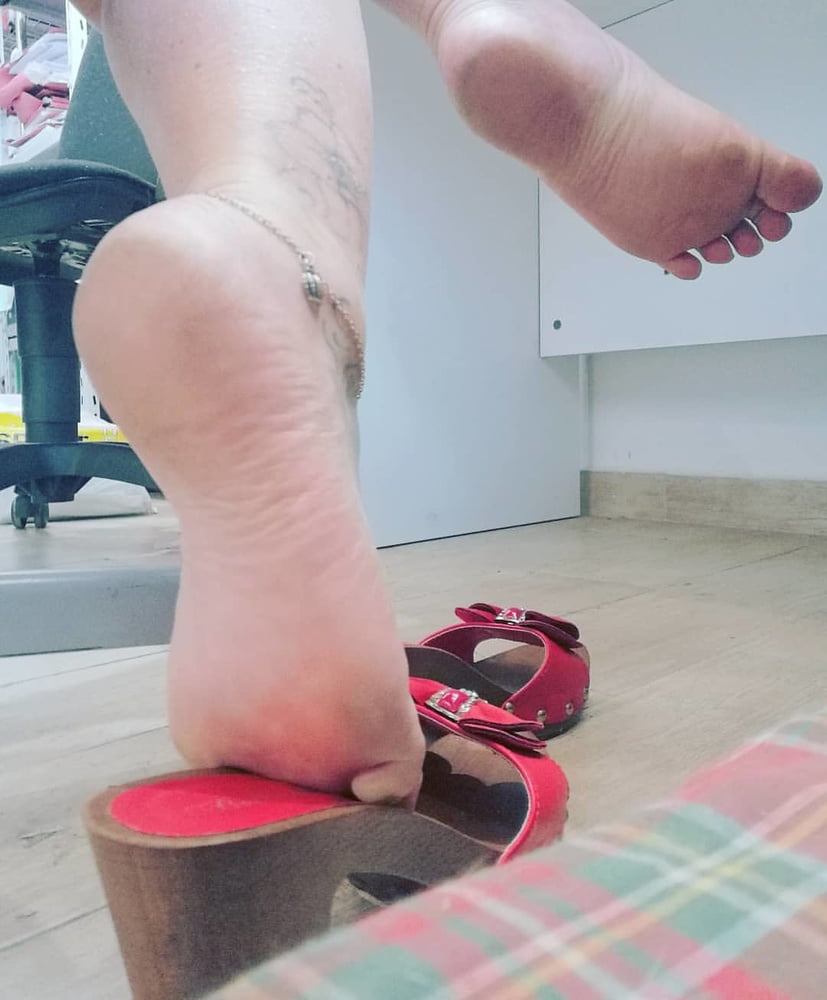 Piedi da zoccola #92637236