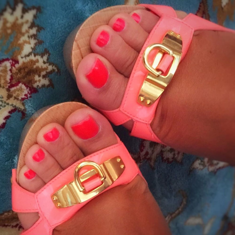 Piedi da zoccola #92637411