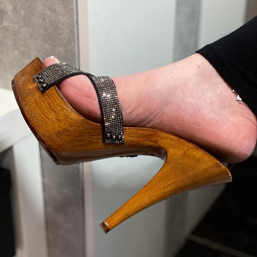Piedi da zoccola #92637435