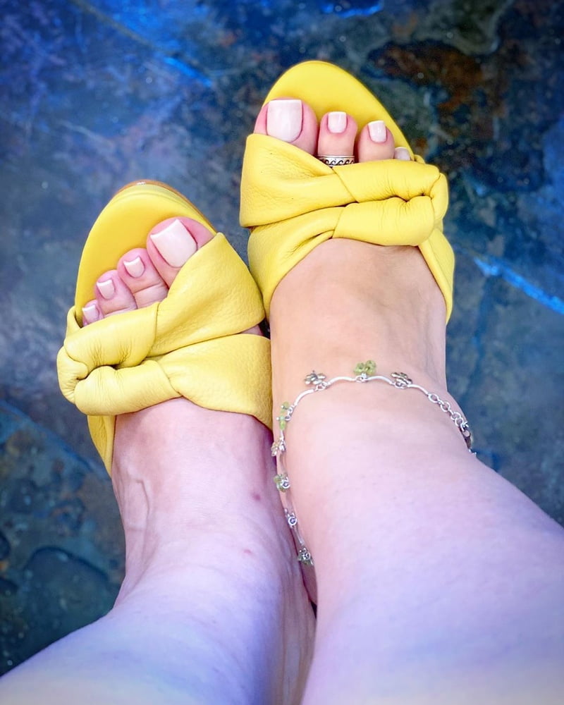 Piedi da zoccola #92637462
