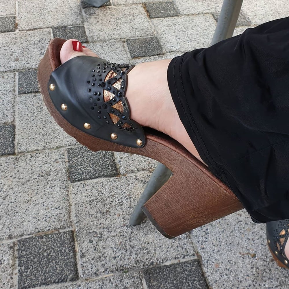 Piedi da zoccola #92637631