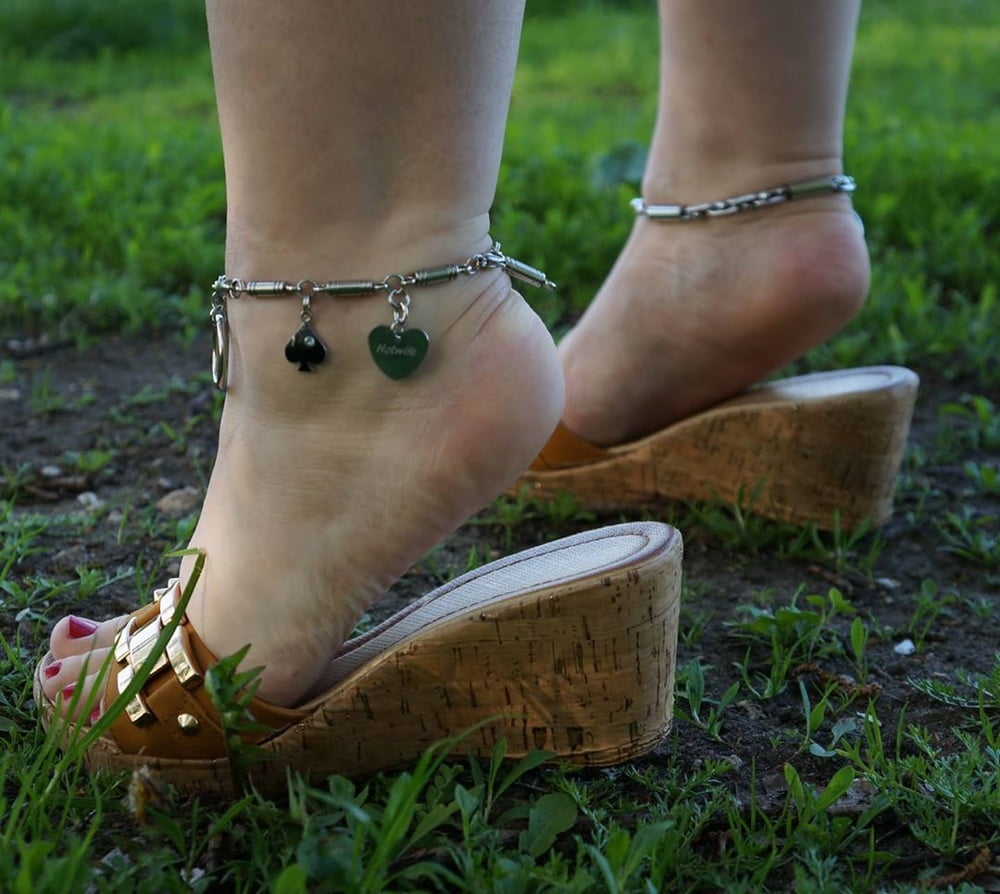 Piedi da zoccola #92637649