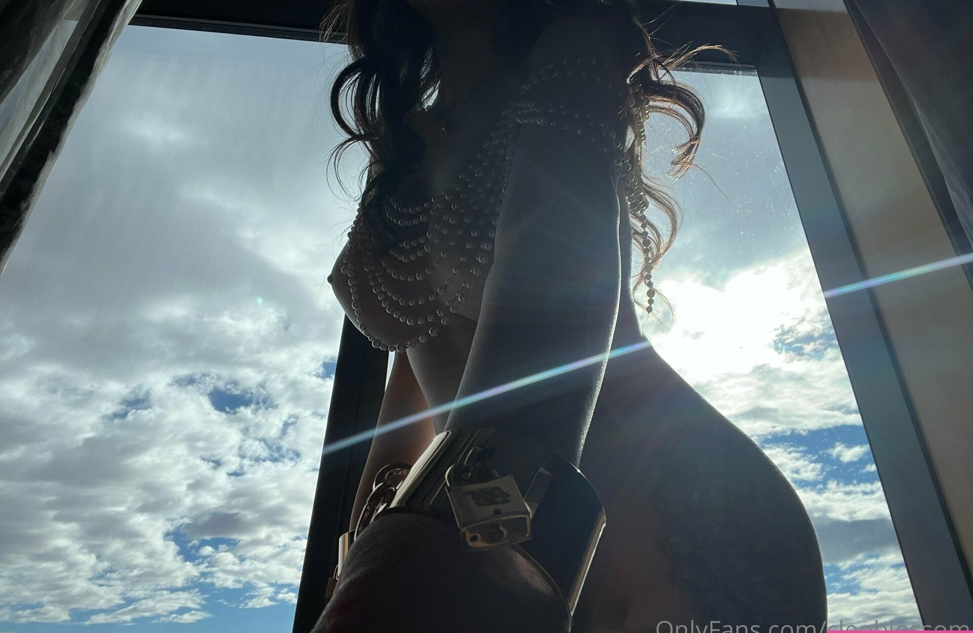 Cleoblossom desnuda #108110826